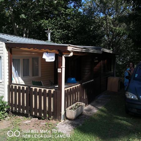 Charmant Mobil Home Style Chalet 贝斯和圣阿纳斯泰斯 外观 照片