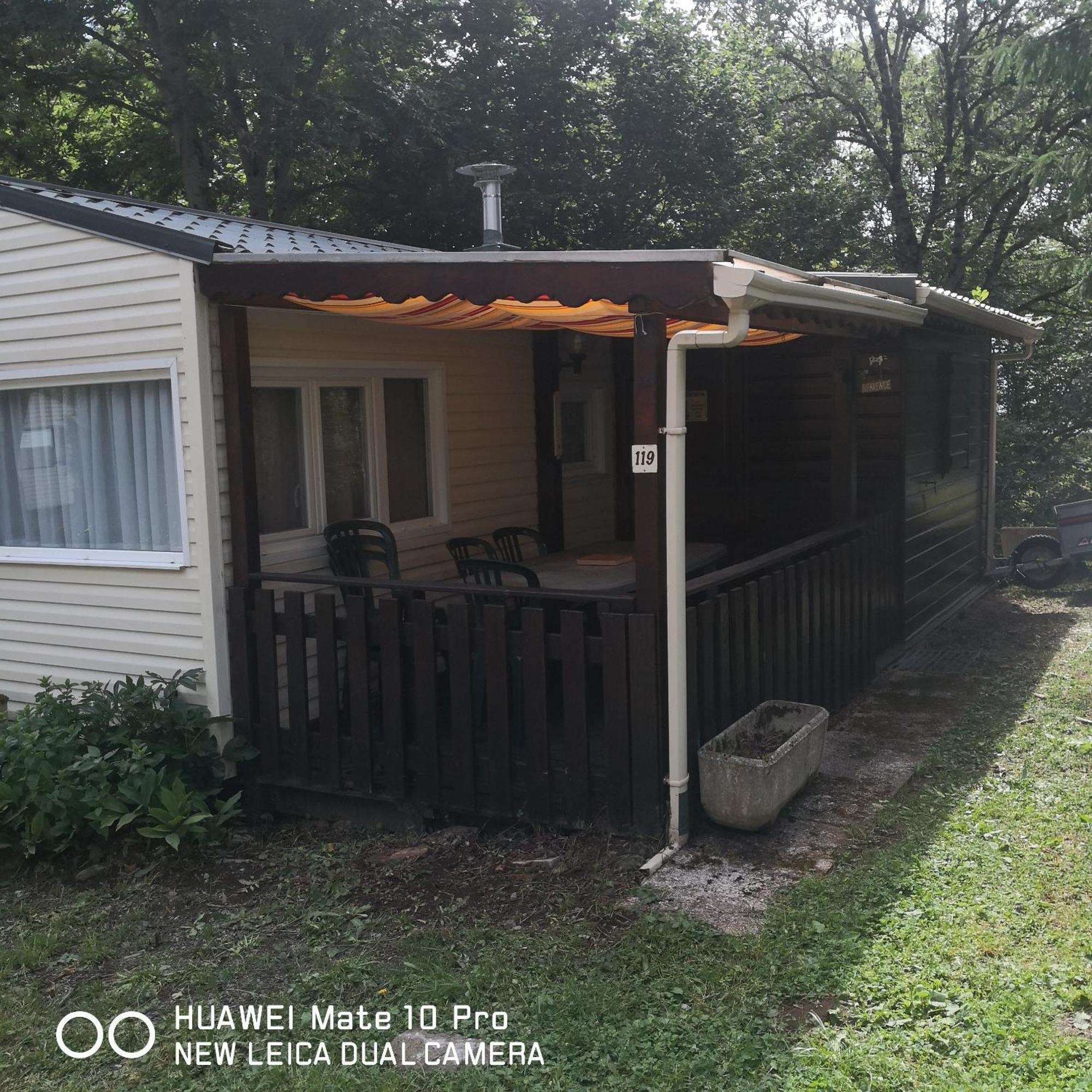 Charmant Mobil Home Style Chalet 贝斯和圣阿纳斯泰斯 外观 照片