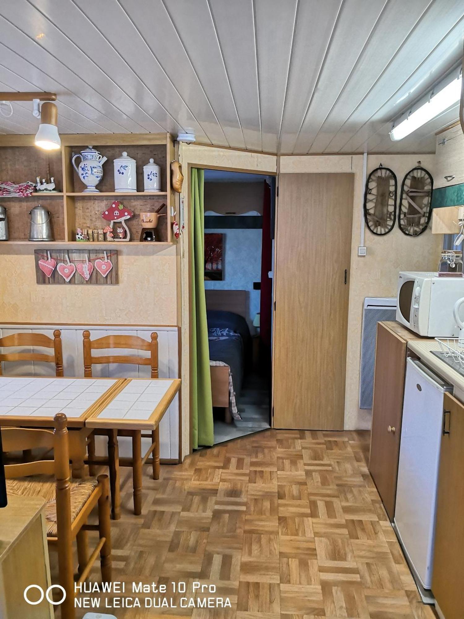Charmant Mobil Home Style Chalet 贝斯和圣阿纳斯泰斯 外观 照片